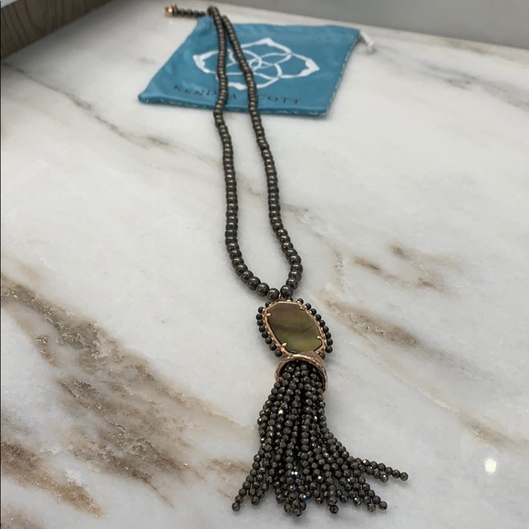 Long beaded necklace - Picture 4 of 4